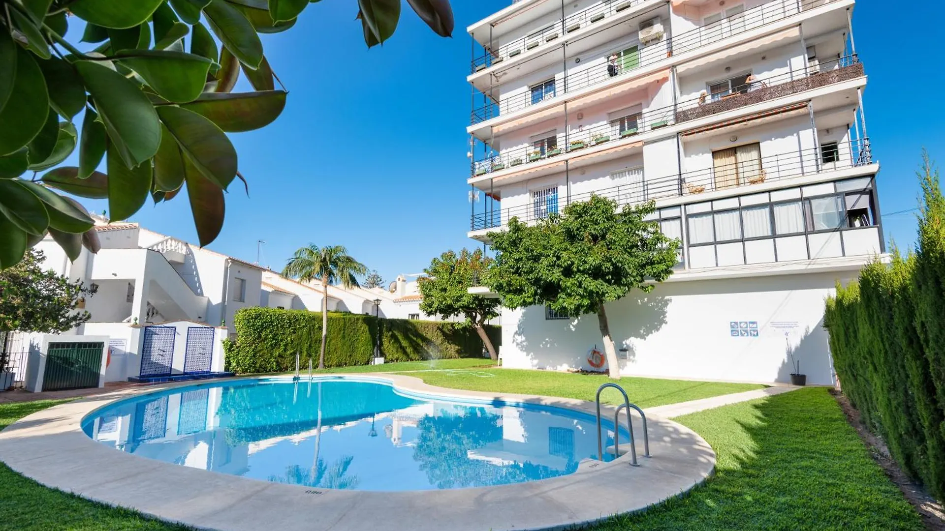 Apartment Apartamento Lunamar Nerja Seaviews & Communal Pool